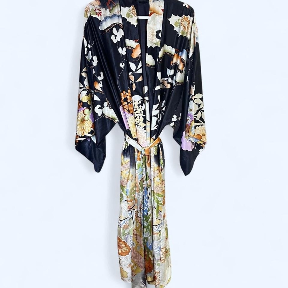 Natori Black and Orange Floral Robe Intimates Sleepwear
